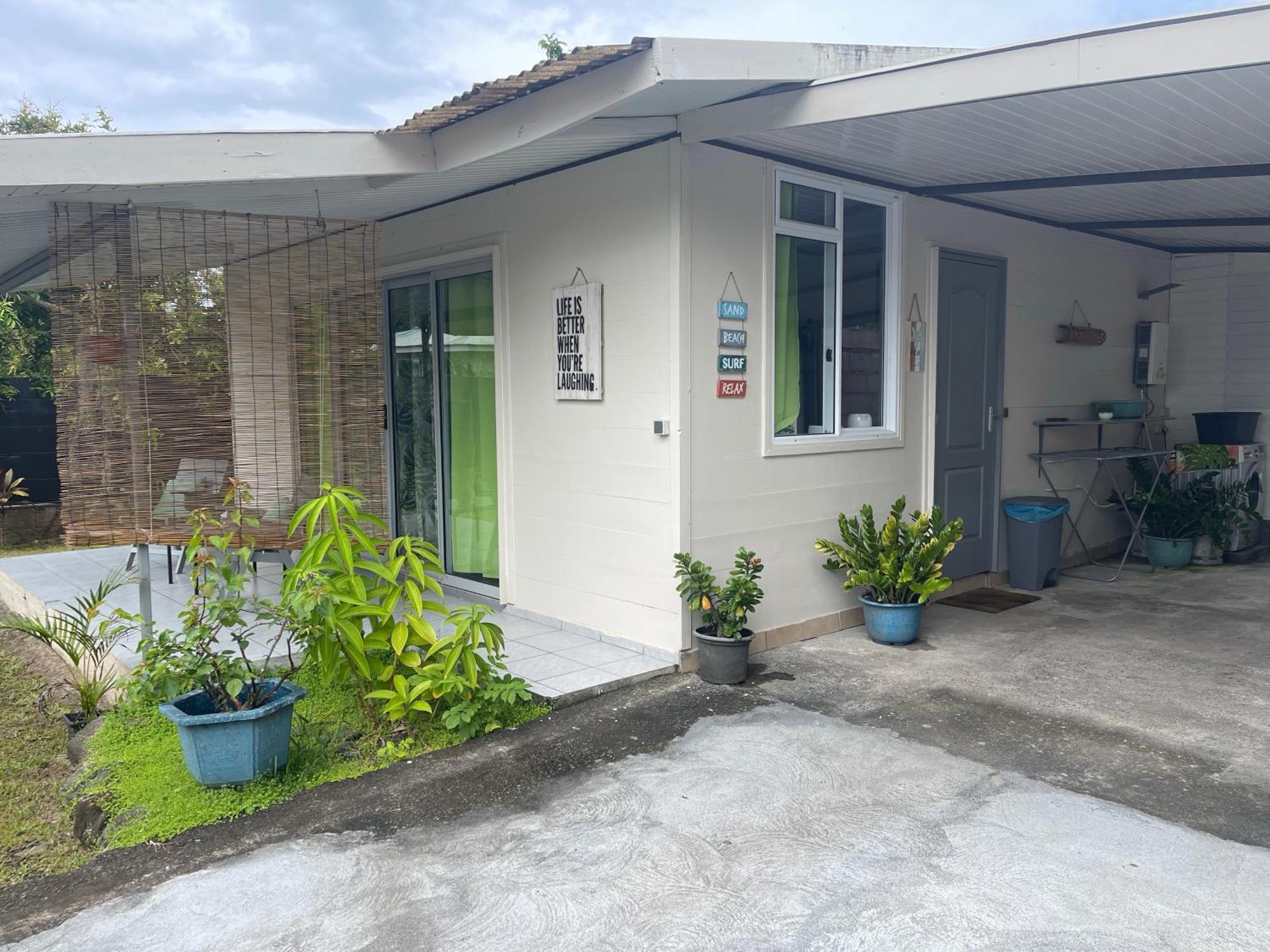 Tuatahi Beach Lodge Punaauia  Bagian luar foto